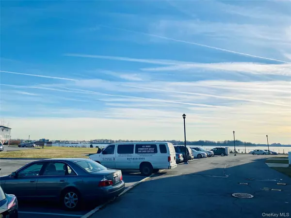 Bronx, NY 10473,197 Surf DR #123