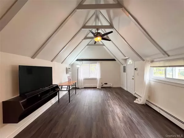 Ossining, NY 10562,42 Campwoods Grounds