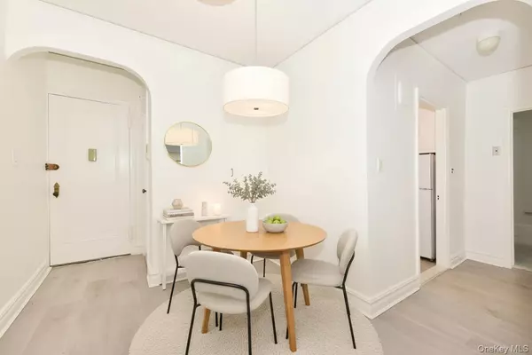 Rego Park, NY 11374,94-10 64th RD #C1