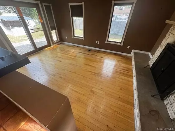 Medford, NY 11763,3115 Chestnut AVE