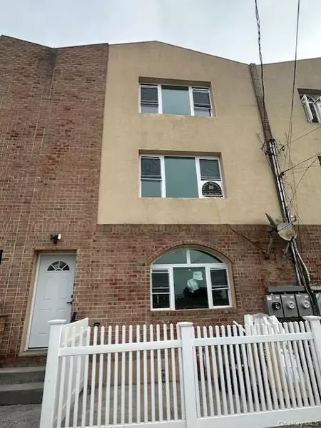 134 Beach 27th ST, Far Rockaway, NY 11691