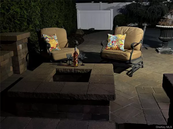 Massapequa, NY 11758,344 Harrison AVE