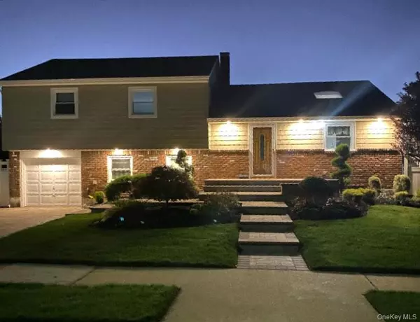 344 Harrison AVE, Massapequa, NY 11758
