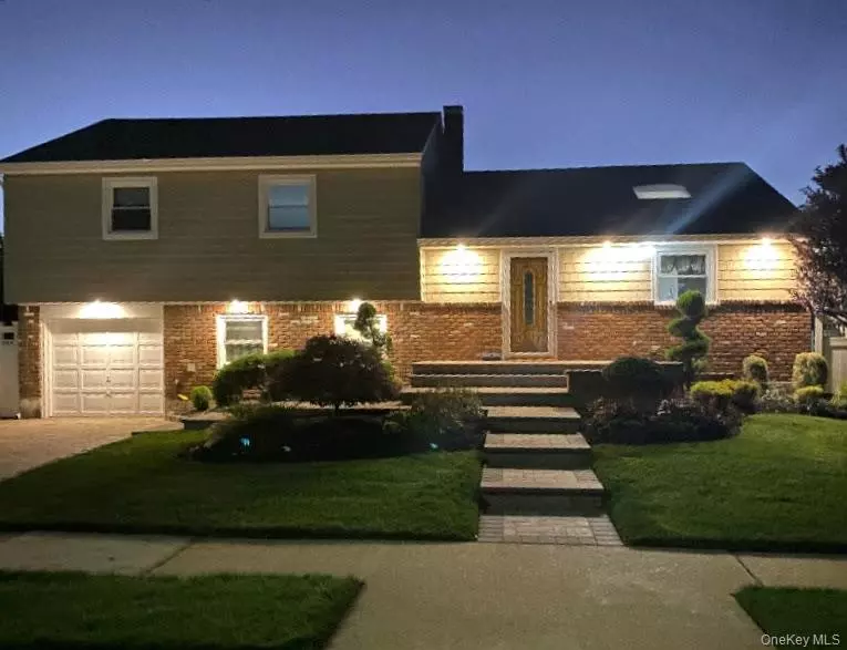 344 Harrison AVE, Massapequa, NY 11758