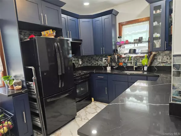 Woodhaven, NY 11421,8765 95th ST