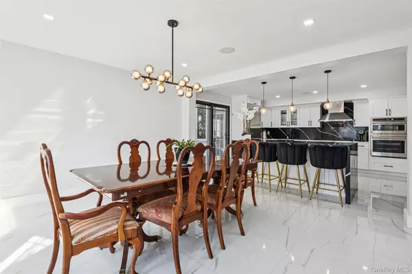 North Woodmere, NY 11581,5 Valley LN