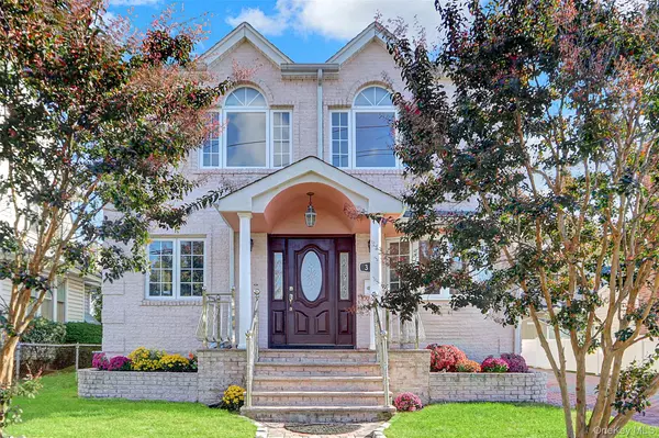 New Hyde Park, NY 11040,32 3rd AVE