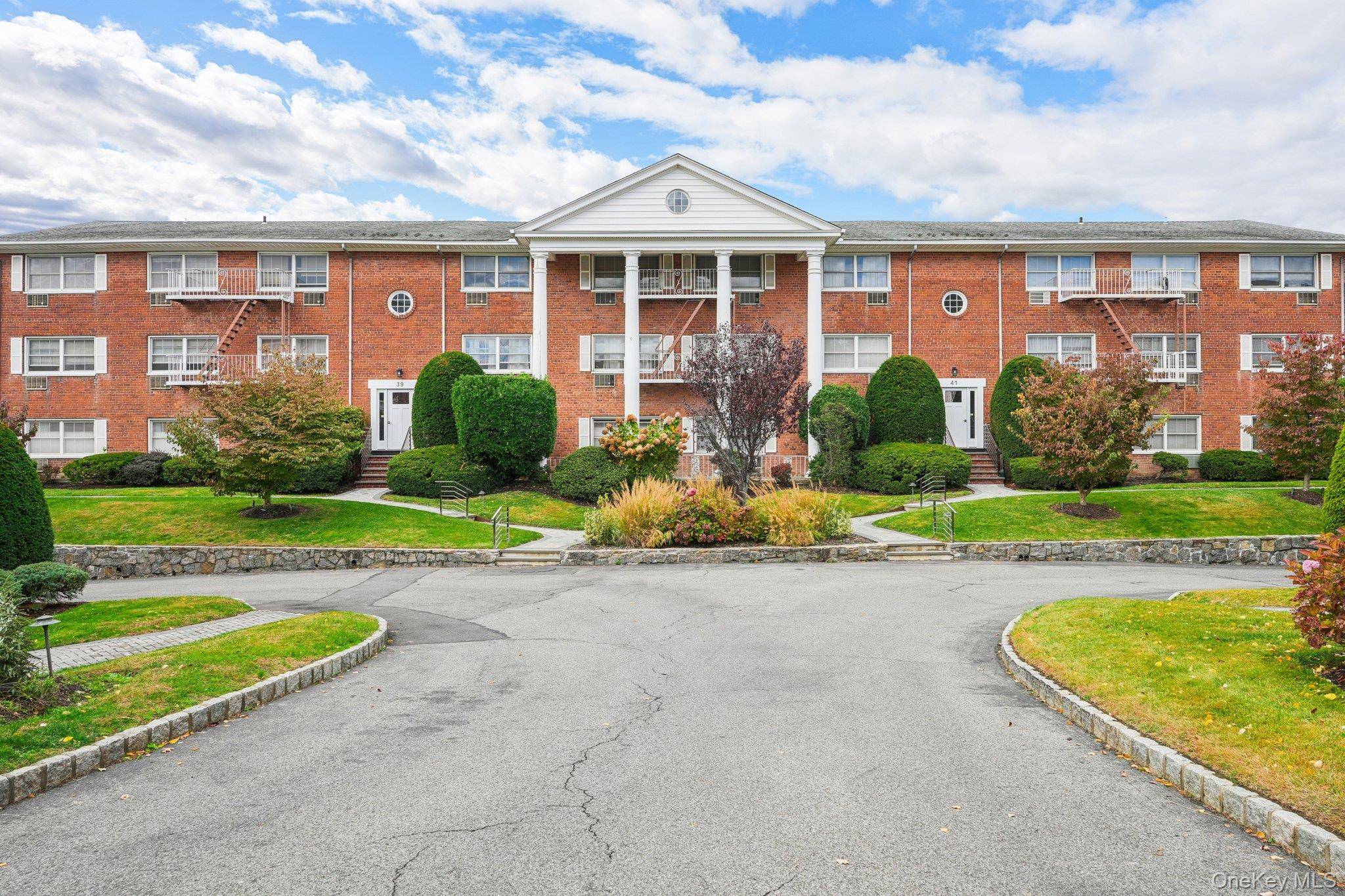 57 Maple AVE #2B, Hastings-on-hudson, NY 10706