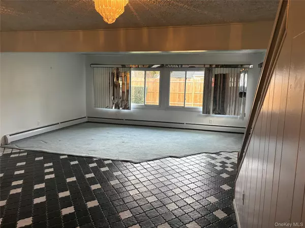 Hicksville, NY 11801,191 Acre LN