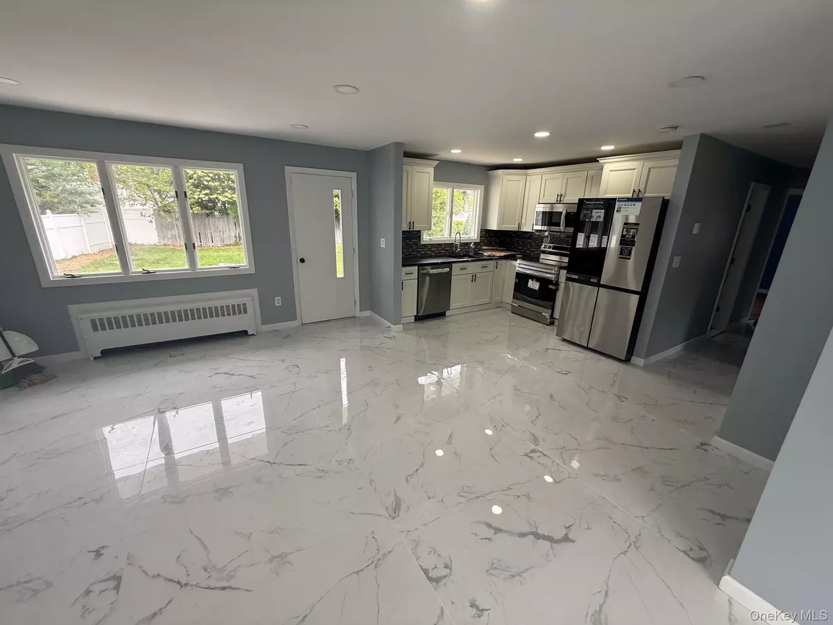 Bethpage, NY 11714,25 Martin RD