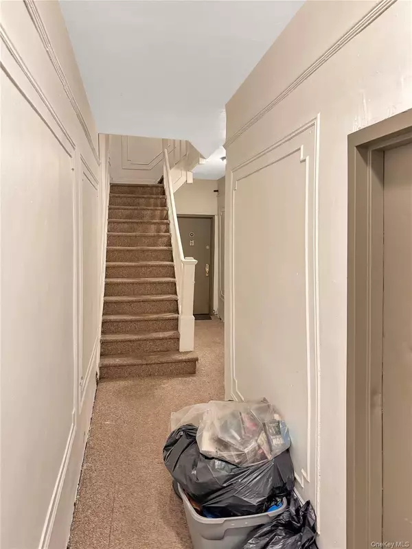 Bronx, NY 10459,1032 Longfellow AVE