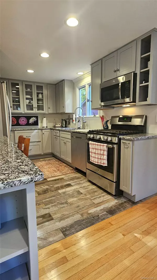 Cornwall, NY 12518,14 Cedar