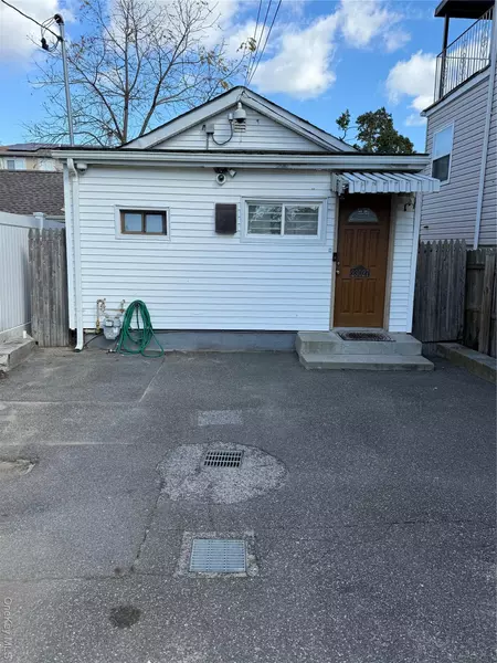 23027 148th AVE, Springfield Gardens, NY 11413