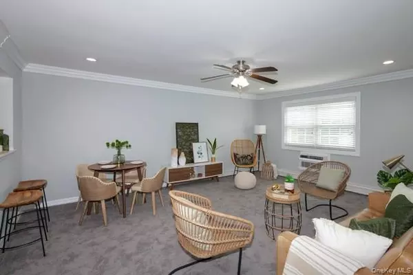 Sayville, NY 11782,124 Easy ST #124E