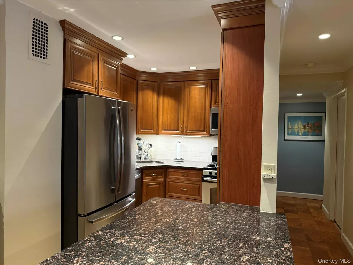 White Plains, NY 10603,25 Lake ST #6K