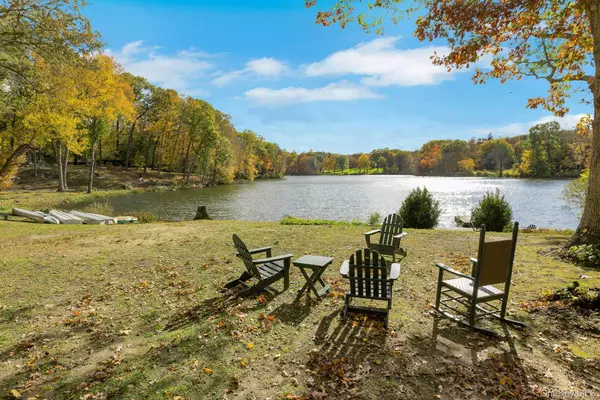 Bedford Corners, NY 10549,16 Old Wagon RD