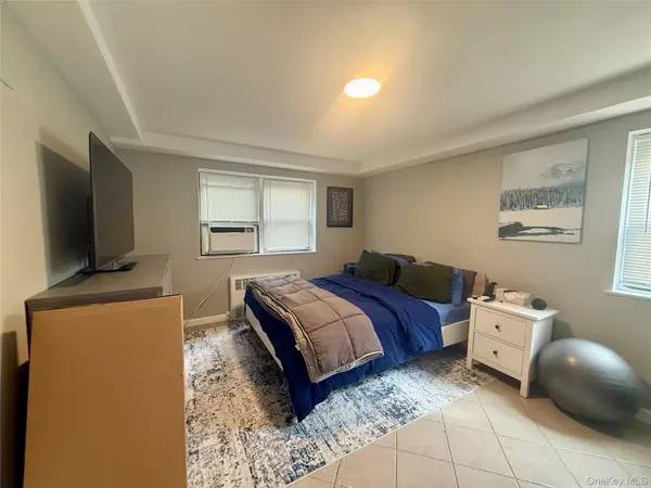 Long Beach, NY 11561,470 E Broadway #A-11