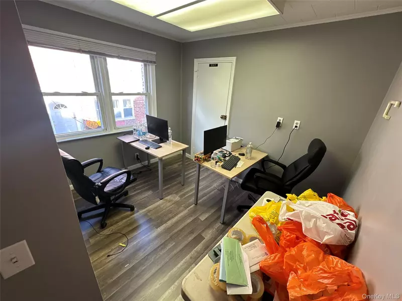 460 Atlantic #R+B, East Rockaway, NY 11518