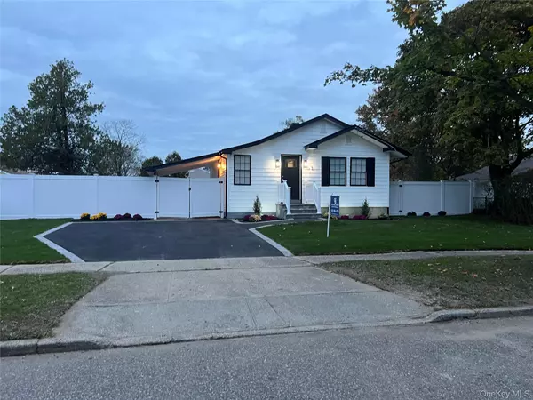 53 E Elm ST, Central Islip, NY 11722