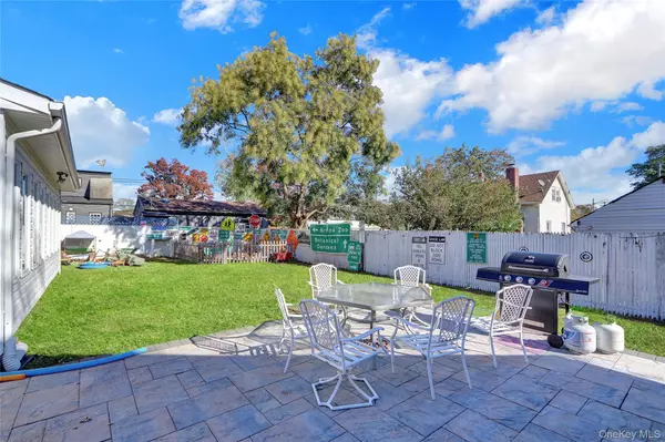 Deer Park, NY 11729,11 W 2nd ST