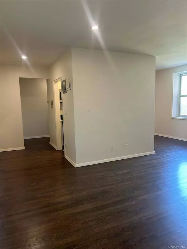 Bronxville, NY 10708,1111 Midland AVE #4 P