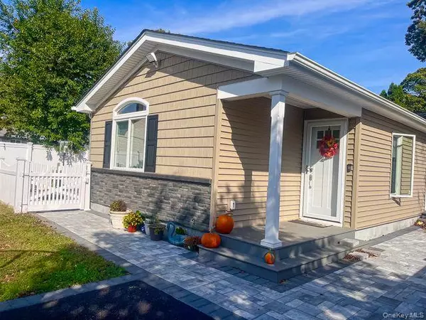 Babylon, NY 11702,219 Litchfield AVE