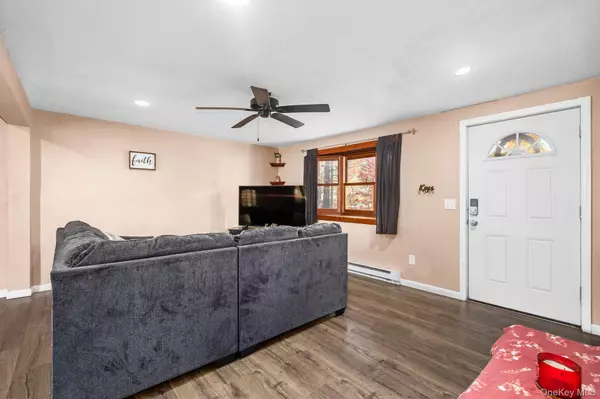 New Windsor, NY 12553,104 Riley RD