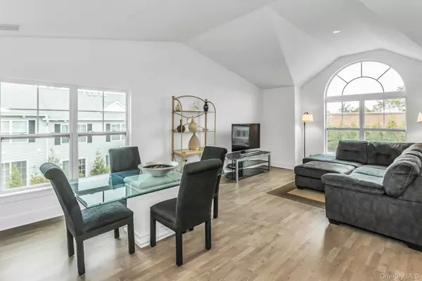 Glen Cove, NY 11542,512 Breton WAY