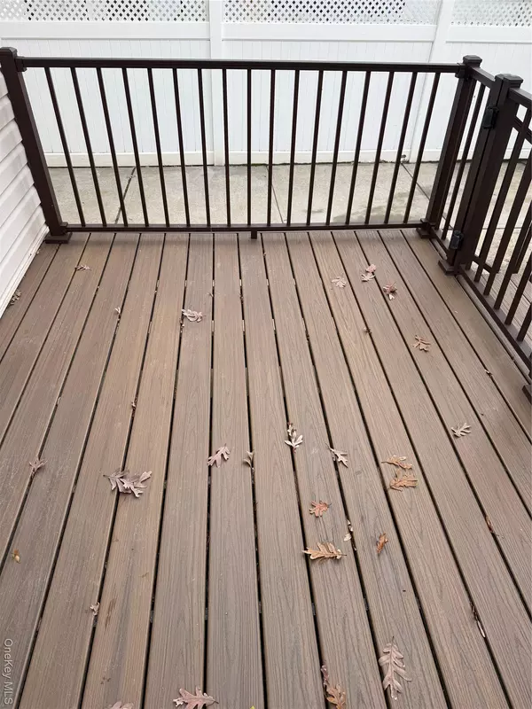 Valley Stream, NY 11580,76 E Argyle ST