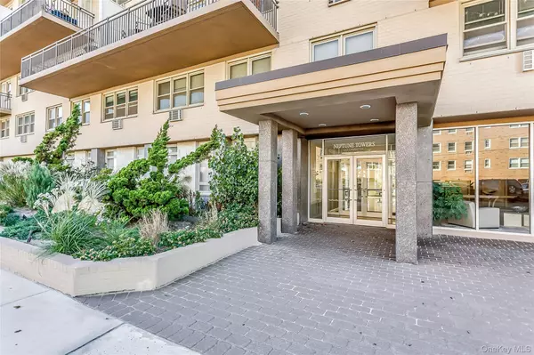 Long Beach, NY 11561,25 Neptune BLVD #2E