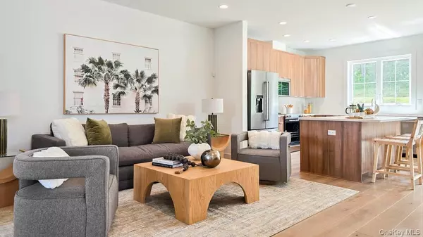 5108 Teaberry LN #32, Fishkill, NY 12524