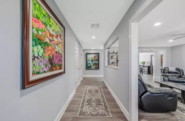 Copiague, NY 11726,25 Harbor CT