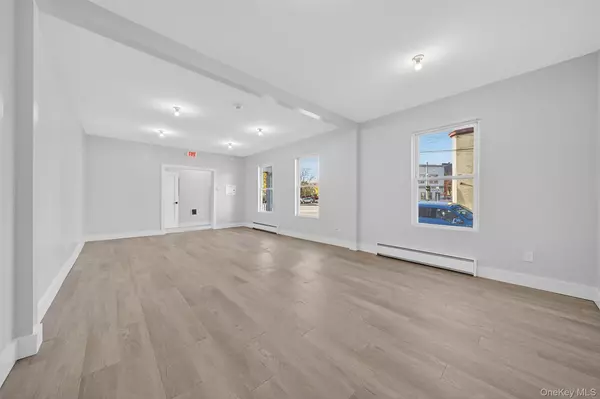 Goshen, NY 10924,12 N Church ST #103