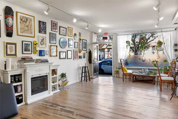 Oyster Bay, NY 11771,55 W Main ST