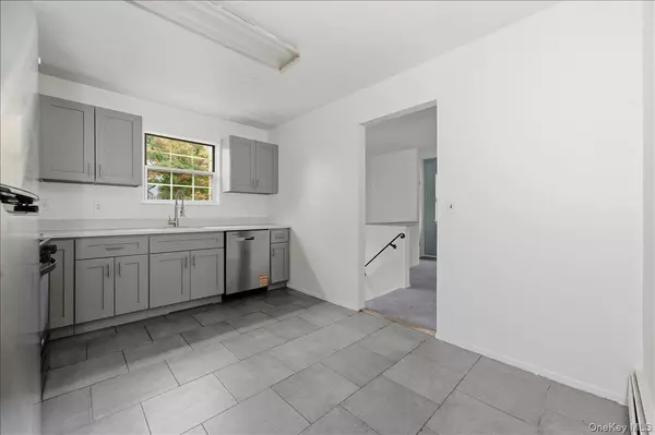 Glen Cove, NY 11542,10 Park Manor CT #10-B