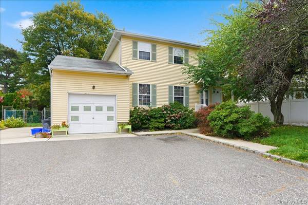 Glen Cove, NY 11542,10 Park Manor CT #10-B