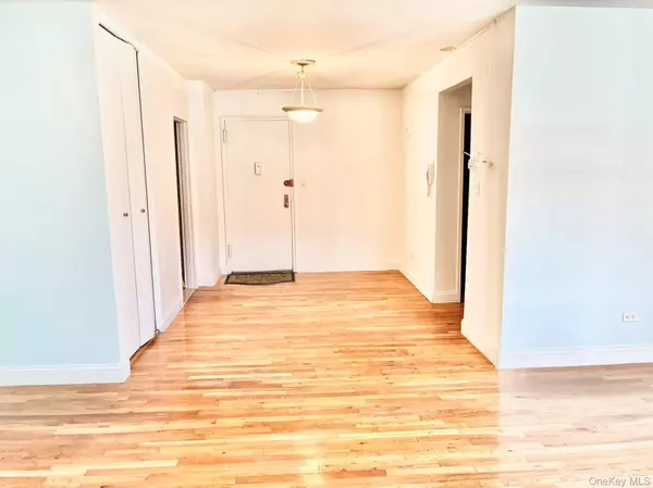 Flushing, NY 11355,144-30 Sanford AVE #6V