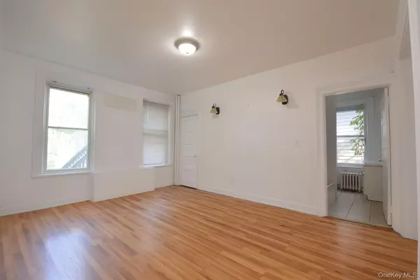 Kingston, NY 12401,51 Henry ST