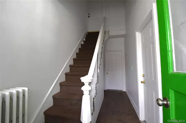 Kingston, NY 12401,51 Henry ST