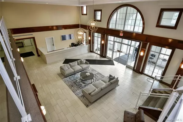 Larchmont, NY 10538,10 Byron PL #620