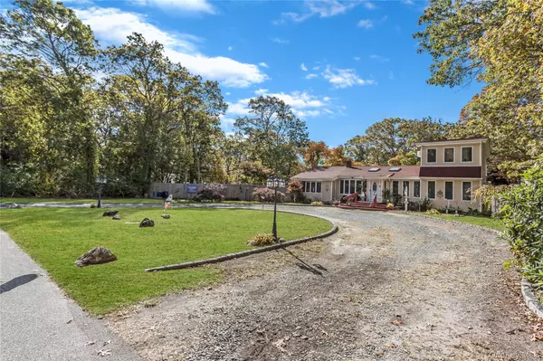 Shirley, NY 11967,28 Roberts RD