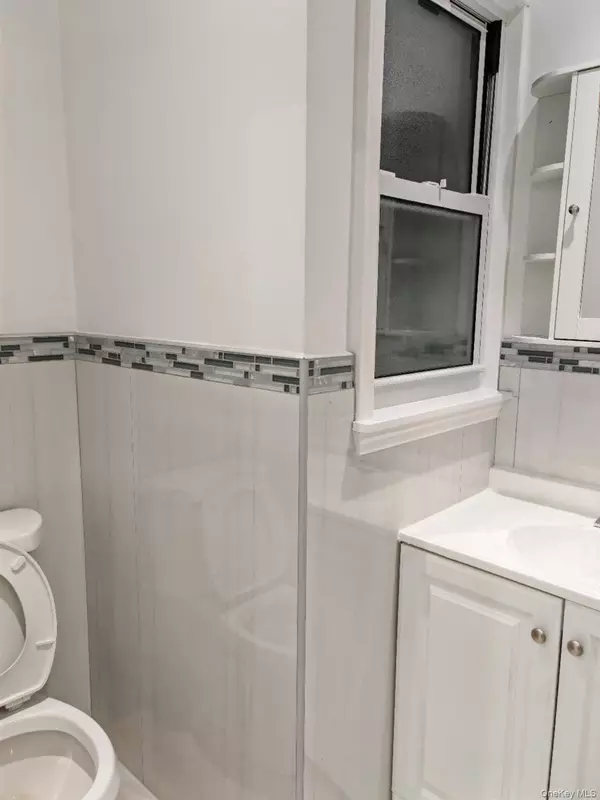 Bronx, NY 10461,1740 Mahan AVE #2FL