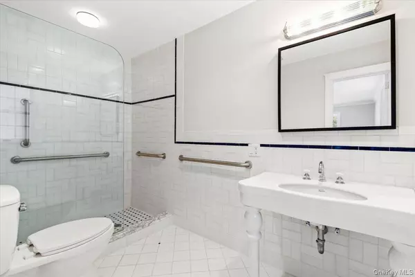 Bedford, NY 10506,110 Oliver RD