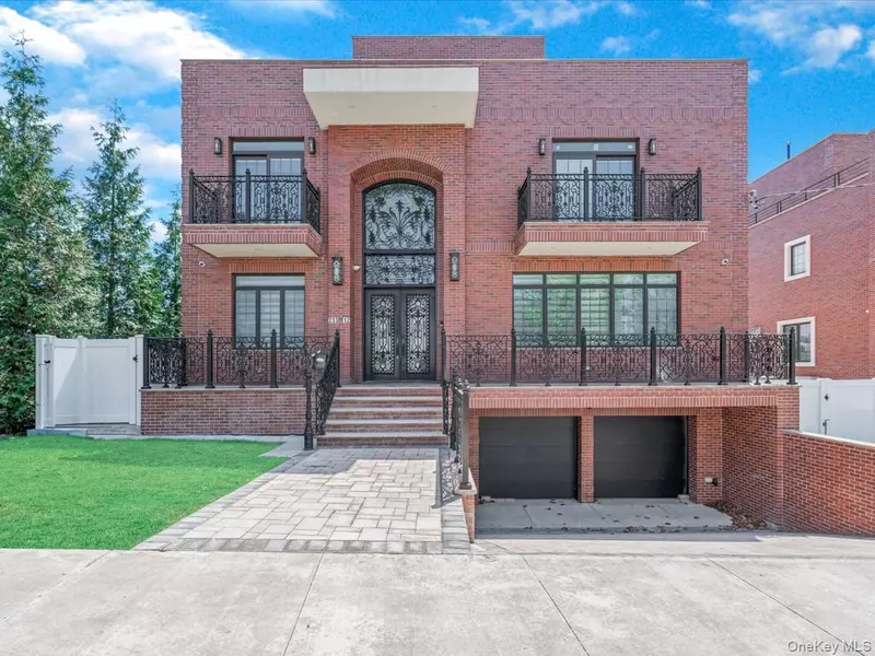 233-12 Bay ST, Douglaston, NY 11363