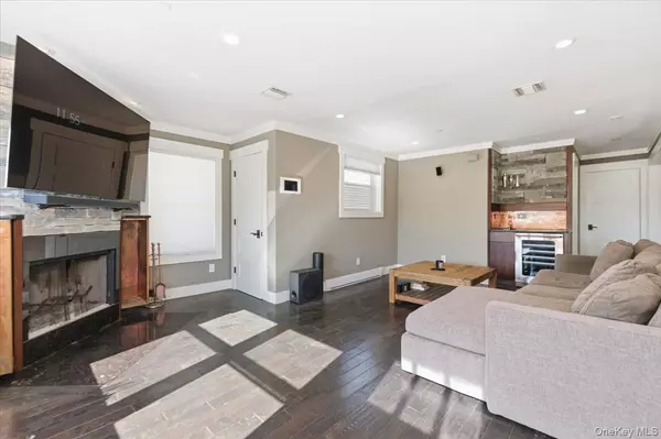 Long Beach, NY 11561,261 W Hudson ST