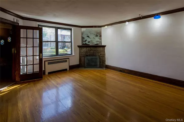 Rego Park, NY 11374,86-31 62nd AVE