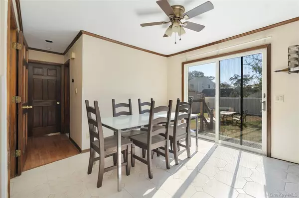 Copiague, NY 11726,90 27th ST
