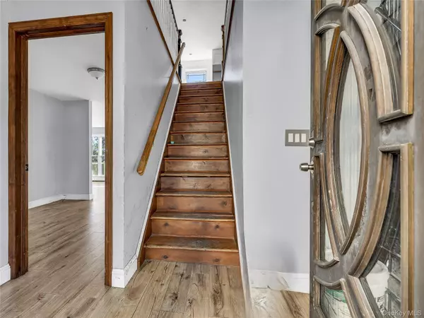 Babylon, NY 11726,362 Deauville BLVD