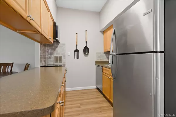 Freeport, NY 11520,725 Miller AVE #111
