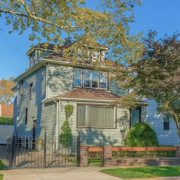 70-15 Nansen ST, Forest Hills, NY 11375